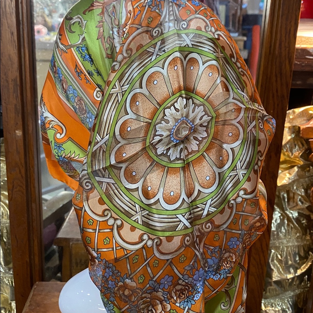 Vibrant Orange & Green Medallion Silk Scarf 34 x 34 inch
NWOTs 100% Silk - Picture 6 of 7